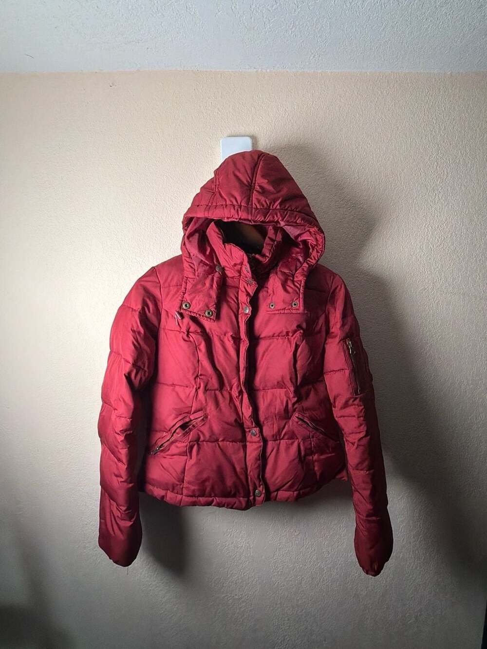 Hydraulic Women's Red Down Filled Puffer Jacket with Detachable Hood